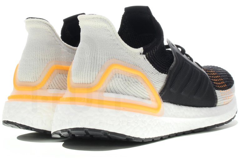 adidas UltraBOOST 19