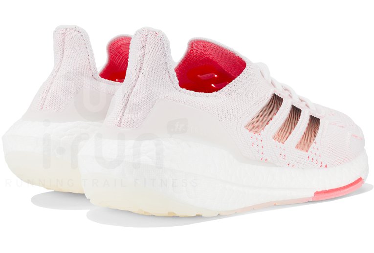 adidas UltraBOOST 22 HEAT.RDY