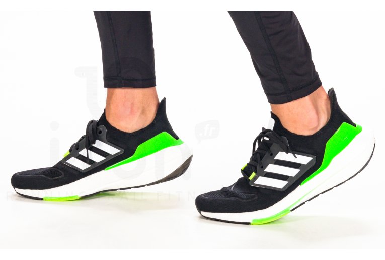 adidas UltraBOOST 22