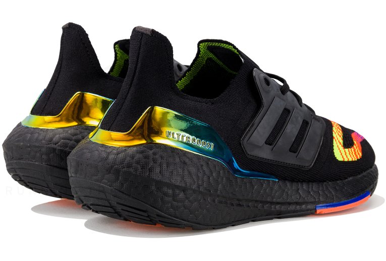 adidas UltraBOOST 22