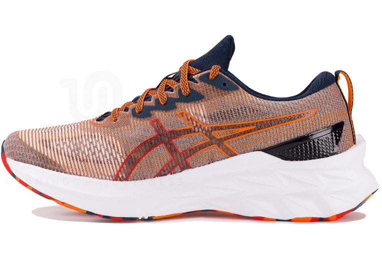 Asics Novablast 2  L.E