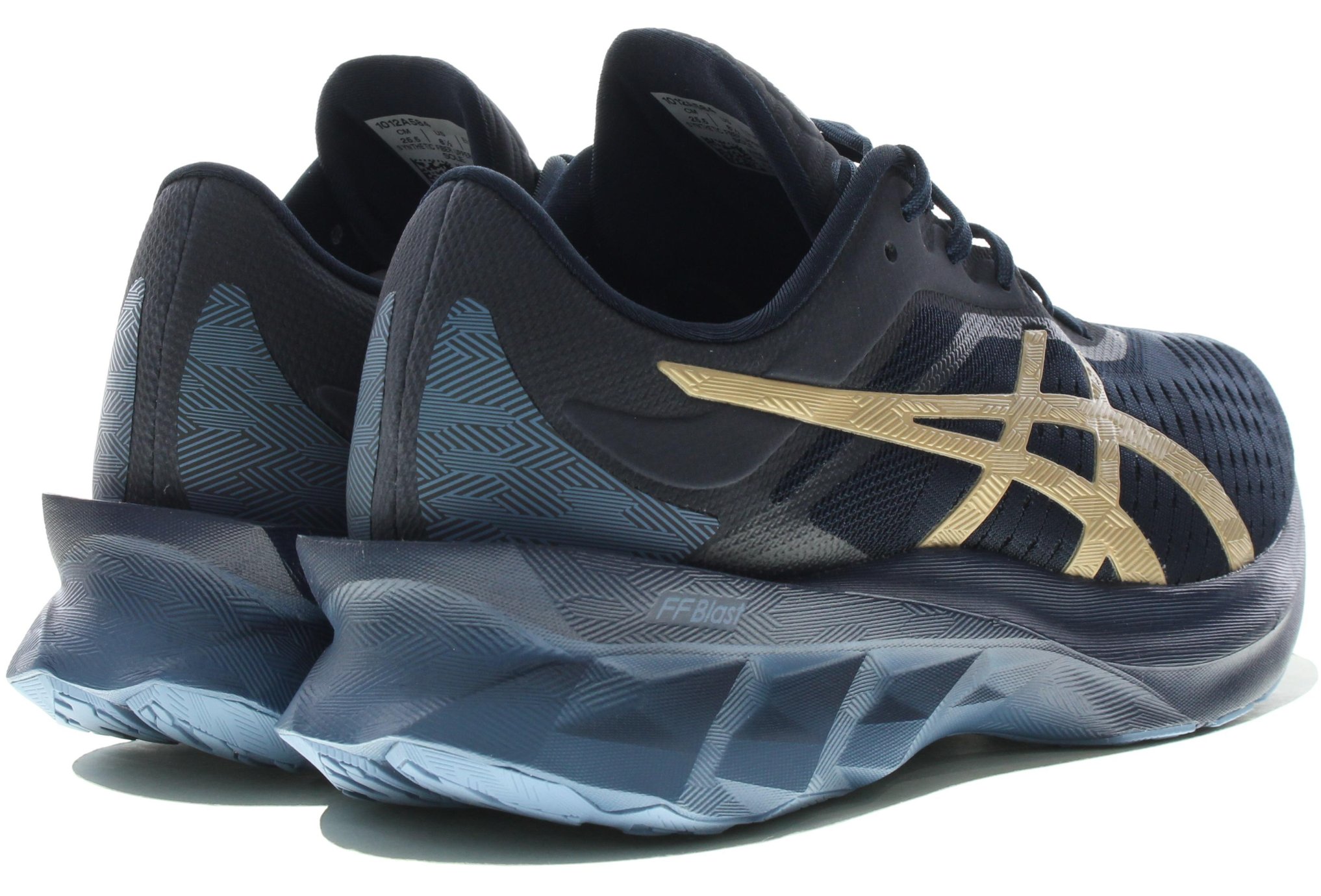 asics novablast 2 vs nike invincible