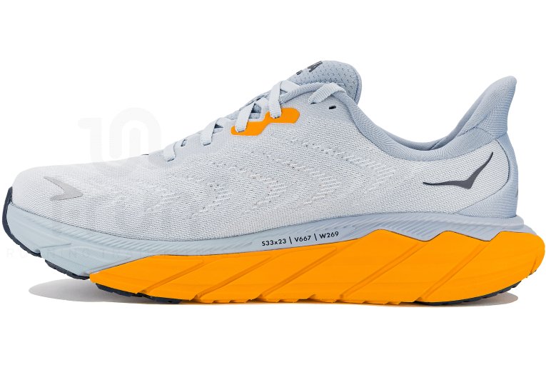 Hoka One One Arahi 6