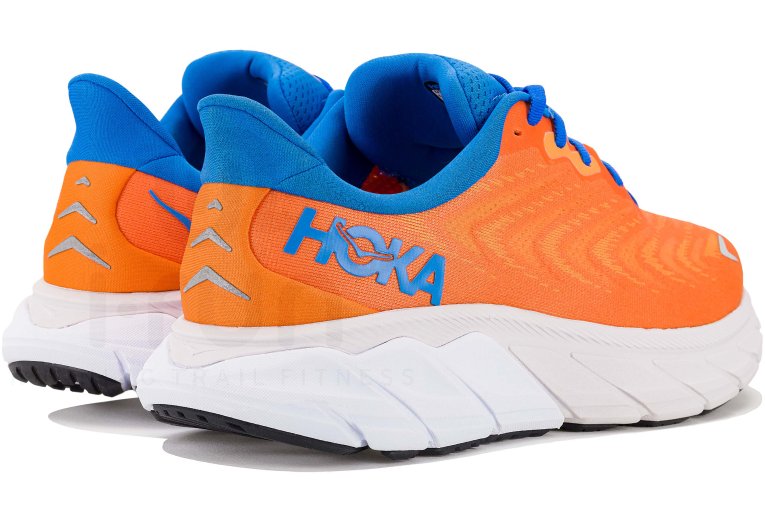 Hoka One One Arahi 6