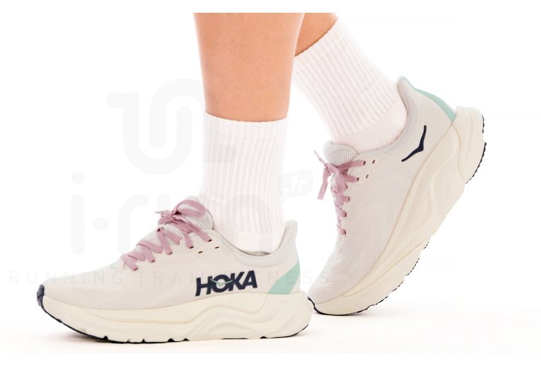 Hoka One One Arahi 8