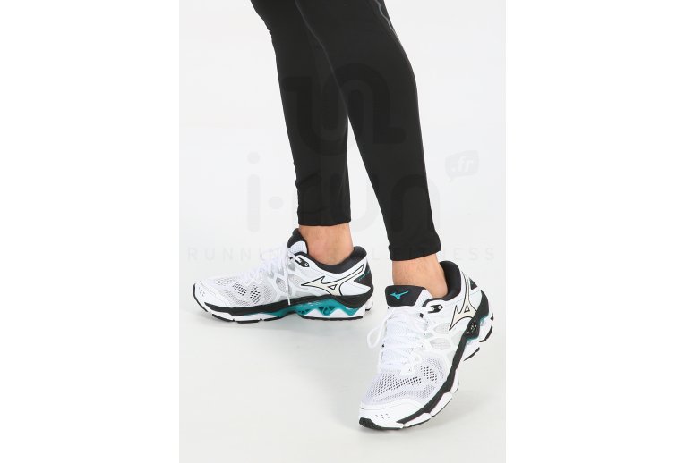 Mizuno Wave Horizon 3