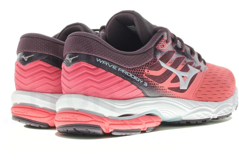 Mizuno Wave Prodigy 3