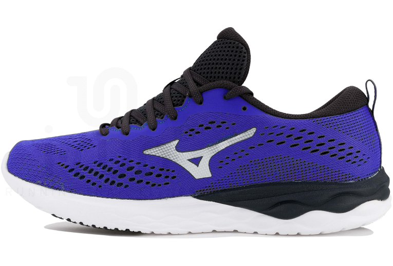 Mizuno Wave Revolt 2