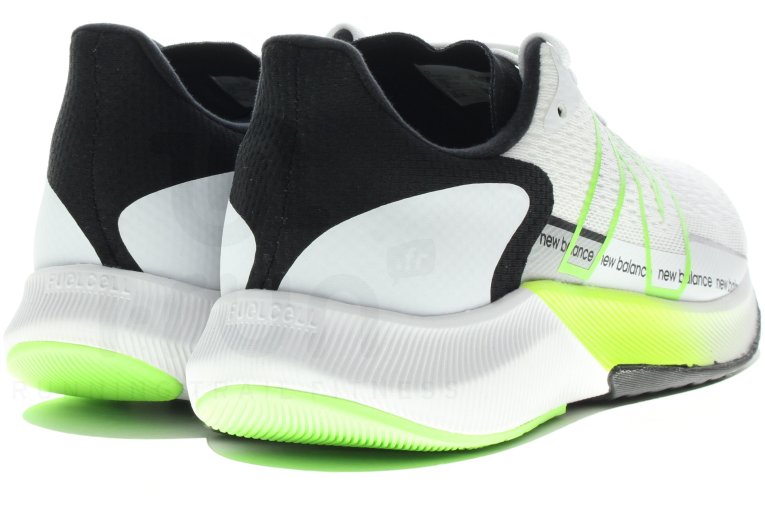 New Balance FuelCell Propel V2