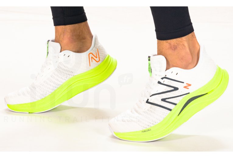 New Balance FuelCell Propel V4 Herren