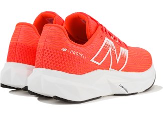 New Balance FuelCell Propel V5