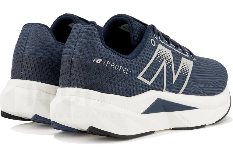 New Balance FuelCell Propel V5