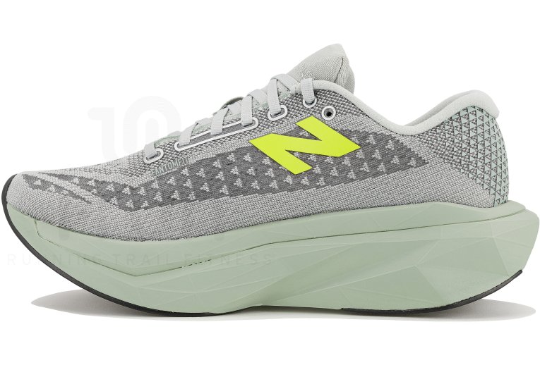 New Balance FuelCell SuperComp Trainer V3