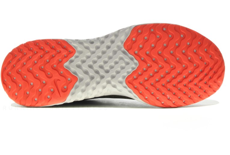 Nike Legend React Shield