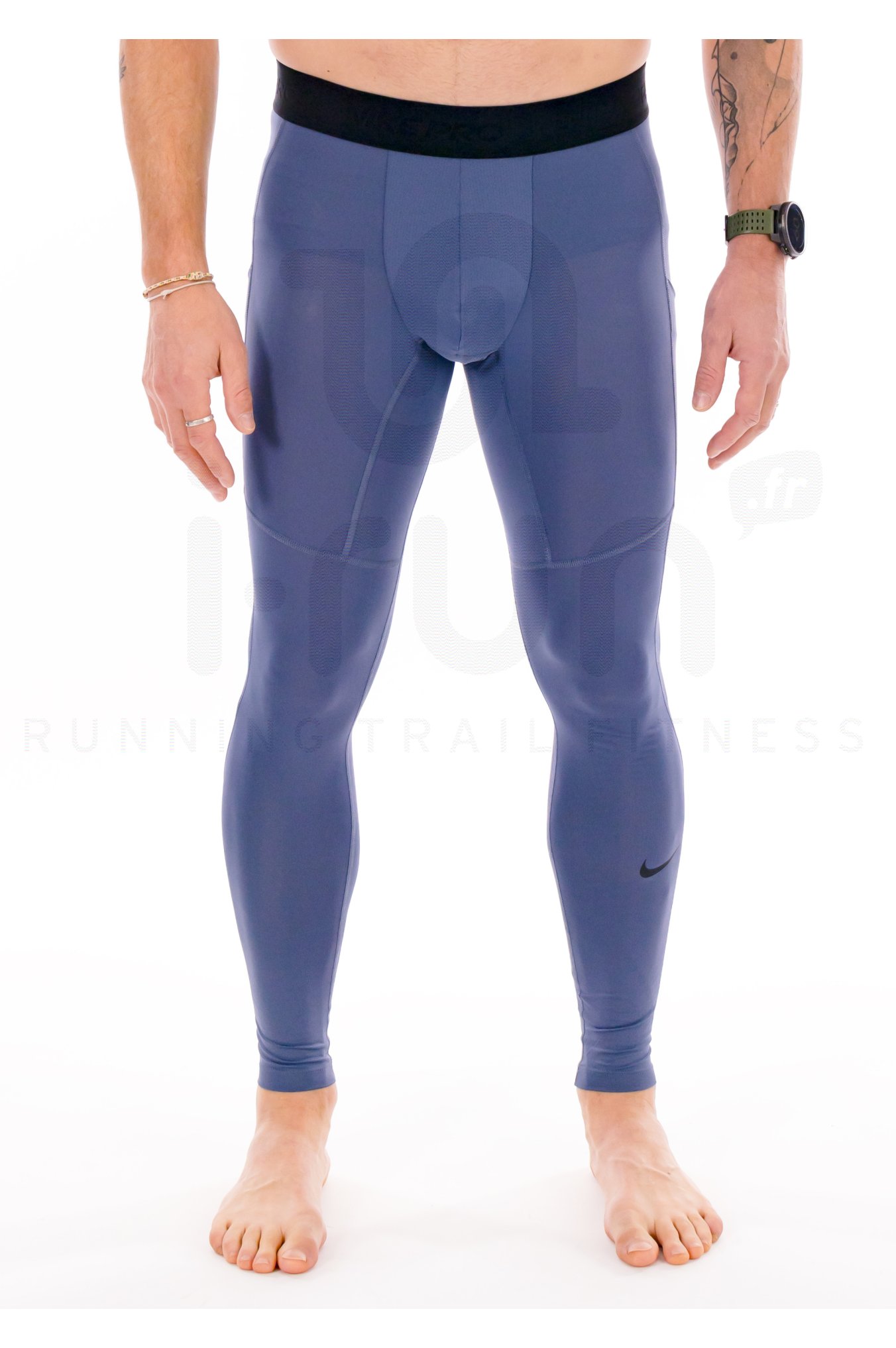 Nike 1. Veste Frozenshield - Casaco Frozenshield  
2. Chaussures de course Speedcross - T�nis de corrida Speedcross  
3. Sac � dos Air Zoom - Mochila Air Zoom