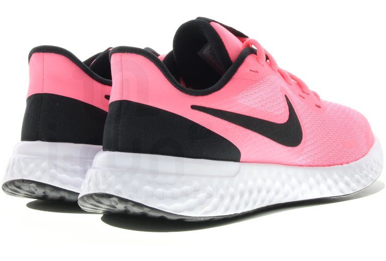 Nike Revolution 5