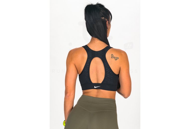 Nike Swoosh Icon Clash