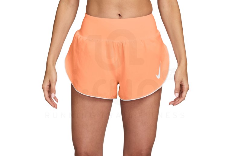 Nike Tempo Flow Swoosh