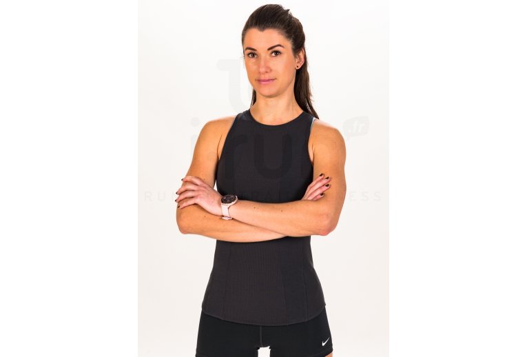 Nike camiseta de tirantes Yoga Luxe