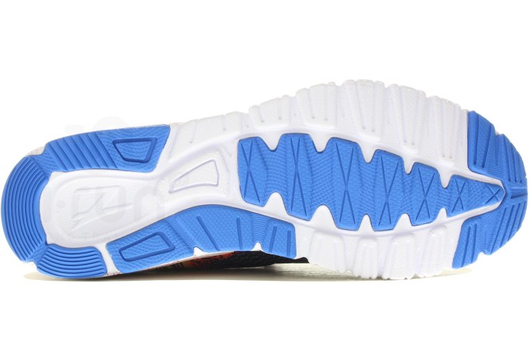 Zoot Ali'i flying Hawaiian